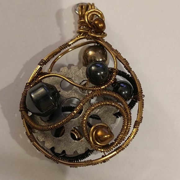 🇨🇦Steampunk Wire Wrapped Pendant - Picture 2 of 4